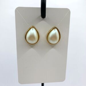 Richelieu Earrings Faux Pearl Gold Tone Teardrop Studs Vintage 70s Jewelry
